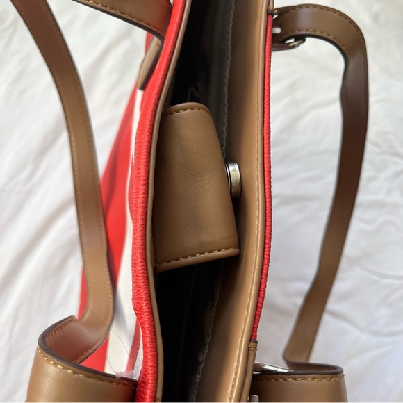 🎪 red and white striped bag 🎪 - Picture 4 of 6